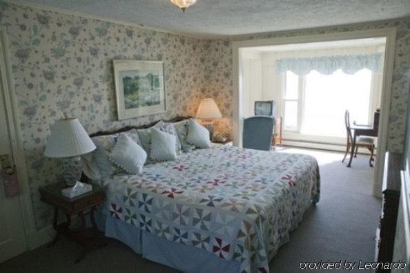 The Quarterdeck Inn By The Sea Rockport Room photo