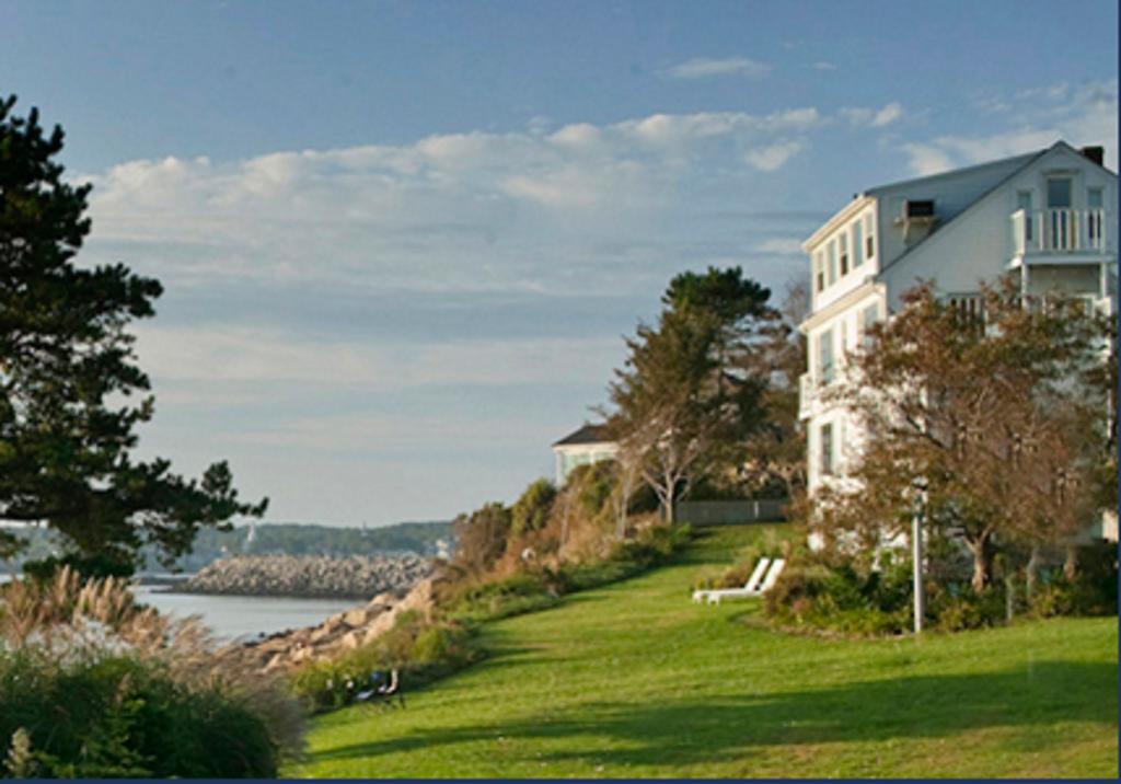 The Quarterdeck Inn By The Sea Rockport Exterior photo